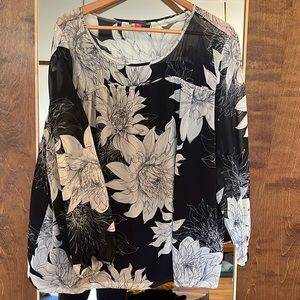 Vince Camuto blouse; great condition.